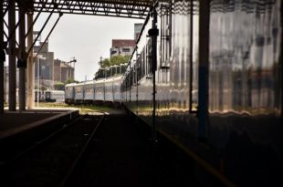 El tren a Mar del Plata sufrió demoras por un corte en las vías