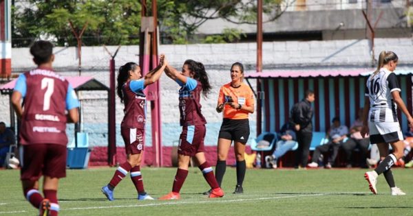 Fútbol femenino: otra goleada de la UAI, que no le pierde pisada a Boca