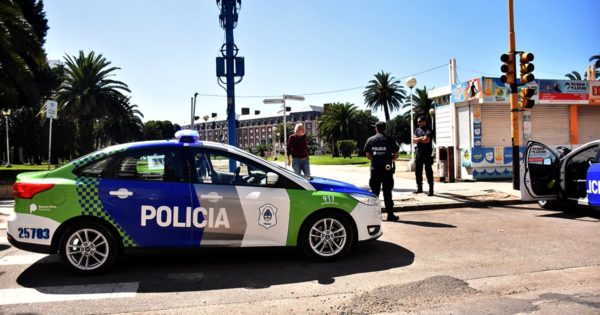 La policía controla el cumplimiento de la cuarentena en Mar del Plata