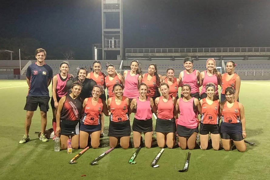 Hockey: el plantel femenino de MDQ 06 debuta en el Torneo Oficial de Mar del Plata