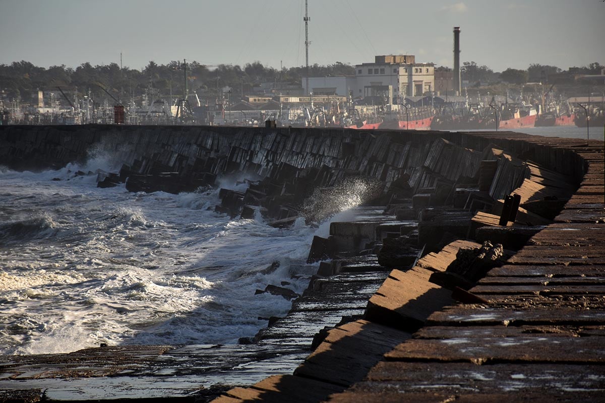Continúa el alerta por viento fuerte y se esperan ráfagas de 80 km/h en Mar del Plata