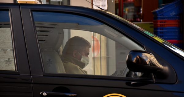 Taxistas en pandemia: menos circulación, horarios acotados y escasos ingresos