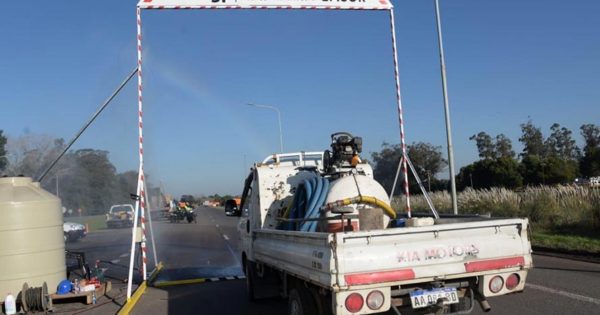 Instalaron el primer arco sanitizante en el acceso a Mar del Plata por la Ruta 2