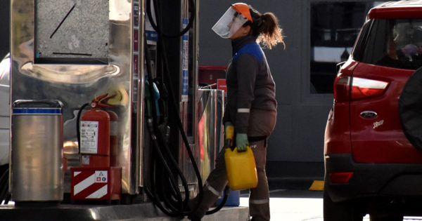 YPF volvió a aumentar el precio de la nafta, ahora un 3,5% en promedio