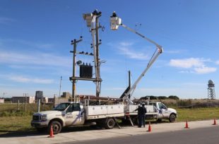EDEA reparó la red eléctrica que abastece los barrios Felix U. Camet y Playa Dorada