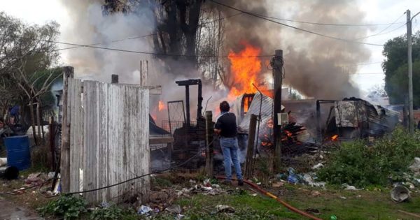 Se incendió una casilla en Villa Evita y una familia perdió todo