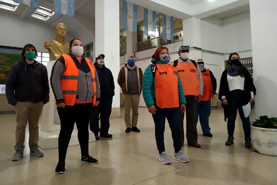 Cuidacoches: trabajadores y la oposición presentaron un proyecto conjunto