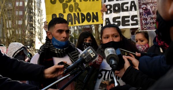 Familiares de Brandon Romero, entre la búsqueda de ayuda y el “hostigamiento” policial