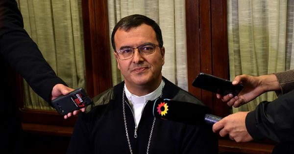 El obispo de Mar del Plata dio positivo en coronavirus: está aislado en la Catedral