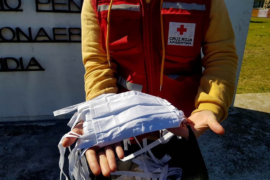 Internas de Batán confeccionaron tapabocas que fueron donados a la Cruz Roja