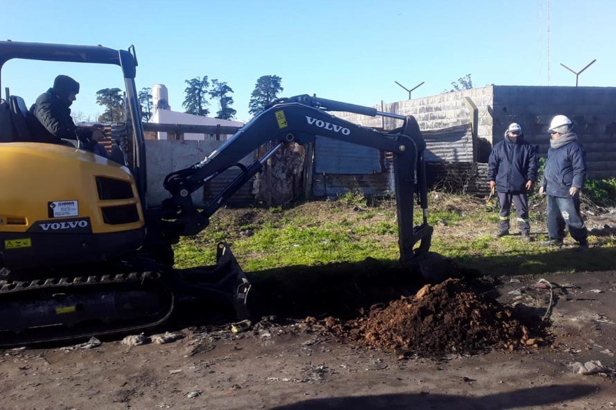 Iniciaron obras de agua y cloaca en un sector del barrio Las Heras