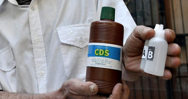 Coronavirus: especialistas alertan sobre el peligro de consumir dióxido de cloro