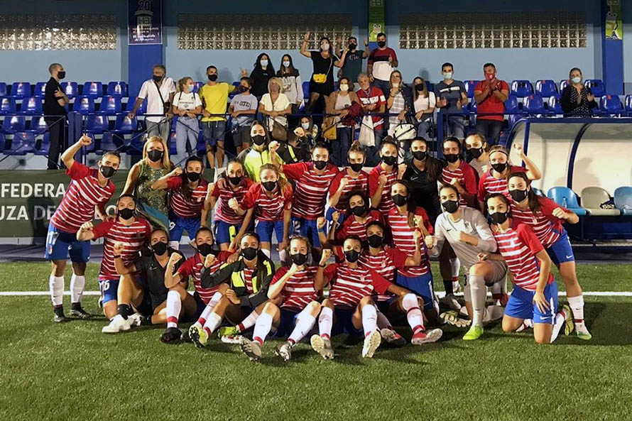 Fútbol femenino: Milagros Menéndez debutó en el Granada en una final