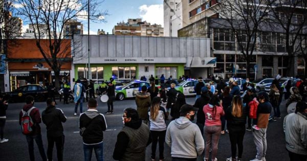 Policía Bonaerense: tras el anuncio de suba salarial, otra protesta en Mar de Plata