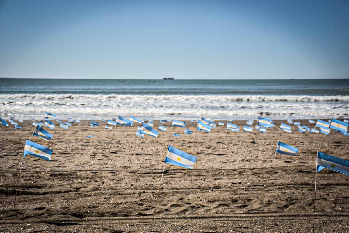 Coronavirus: 504 banderas en la playa por las muertes en Mar del Plata