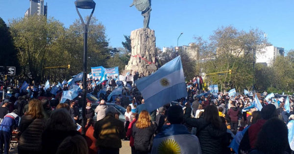 Un nuevo feriado, una nueva marcha opositora, también en Mar del Plata