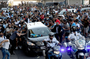 Tras un desborde en Casa Rosada, finalizó el velatorio de Maradona