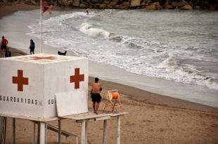 Guardavidas: ampliarán el operativo de seguridad en playas en el fin de semana largo