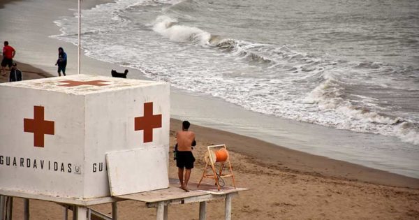 Guardavidas: ampliarán el operativo de seguridad en playas en el fin de semana largo