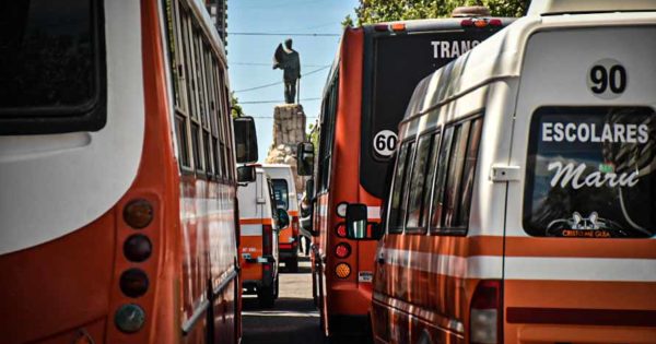 Transporte escolar: protesta en Mar del Plata y acampe en La Plata