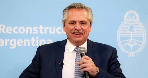 Alberto Fernández anunció el pago de un bono a trabajadores de la salud