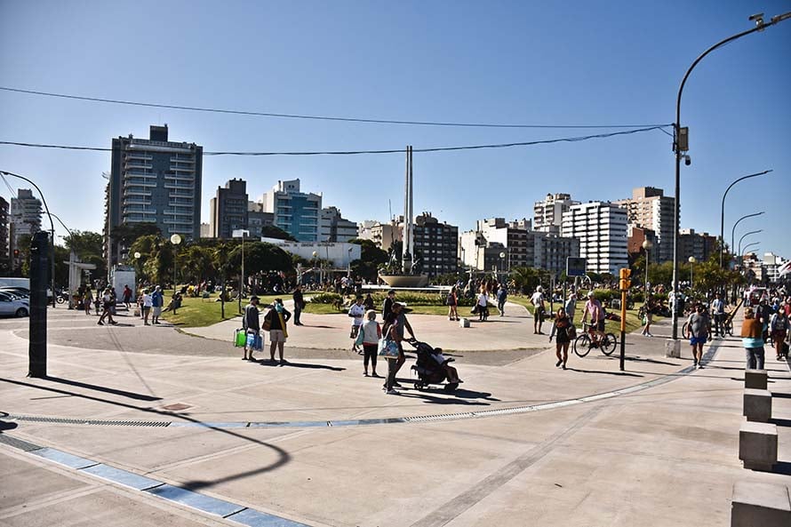 Plaza España: finalizaron las obras de remodelación y ya se encuentra abierta al público