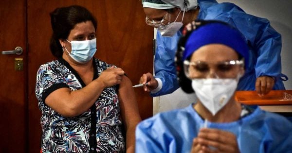 Empezó la vacunación de los primeros trabajadores de salud en Mar de Plata