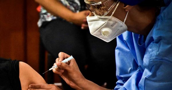 Coronavirus: la vacunación de grupos de riesgo, docentes y policías en Mar del Plata
