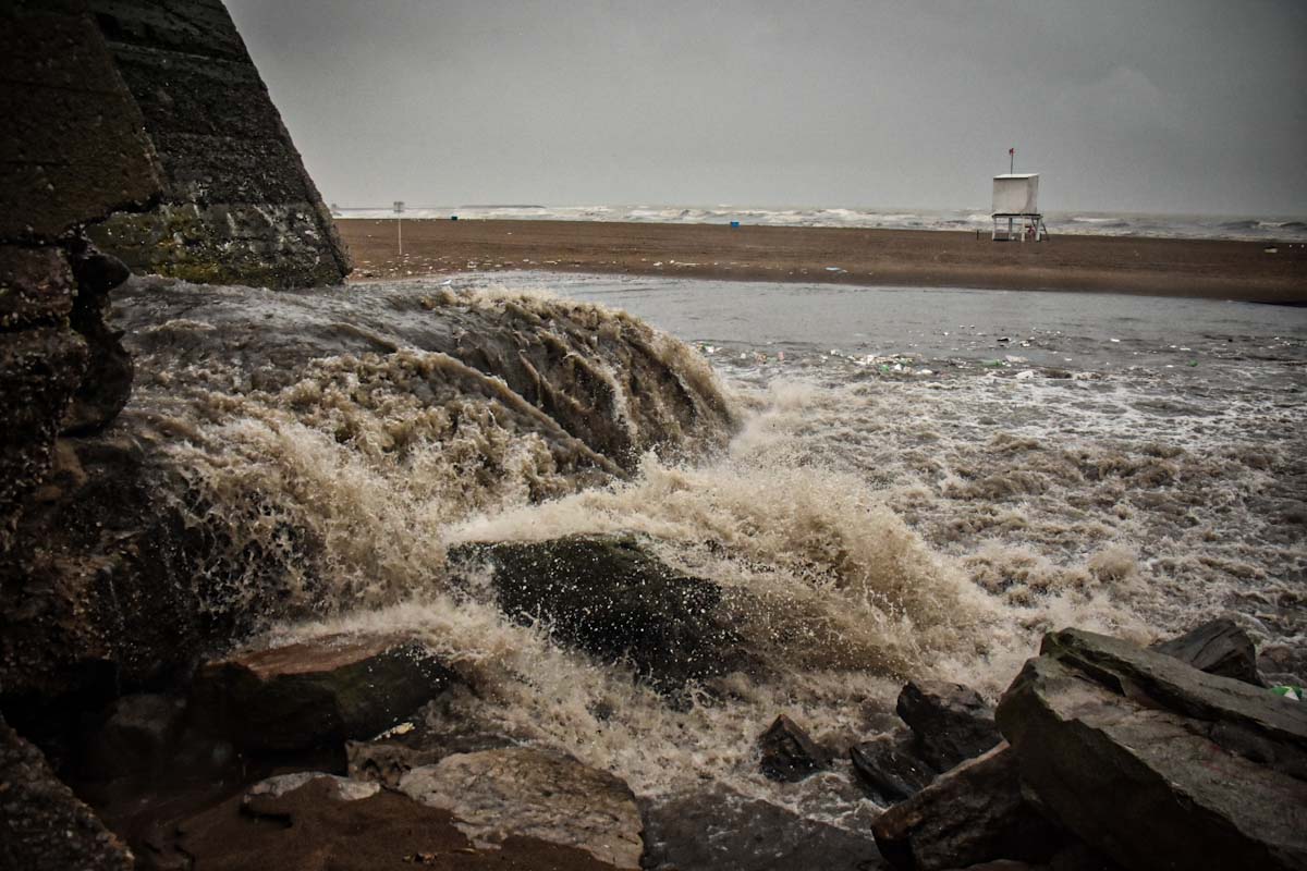 Emiten un alerta meteorológico por lluvias y tormentas fuertes para Mar del Plata