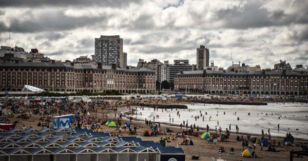 Mar del Plata recibió 381.092 turistas en la primera quincena de enero, un 40% menos que el año pasado