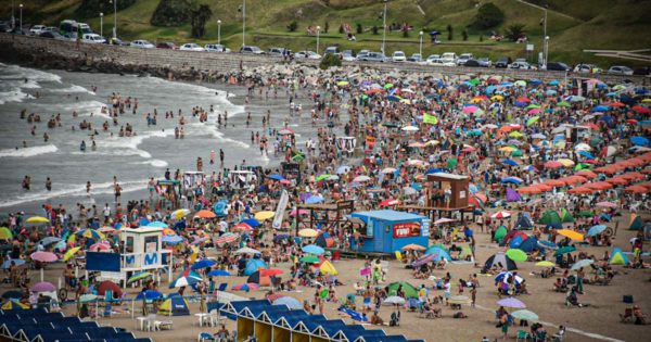 “Libre de humo”: amplían la ordenanza para prohibir fumar en playas de Mar de Plata