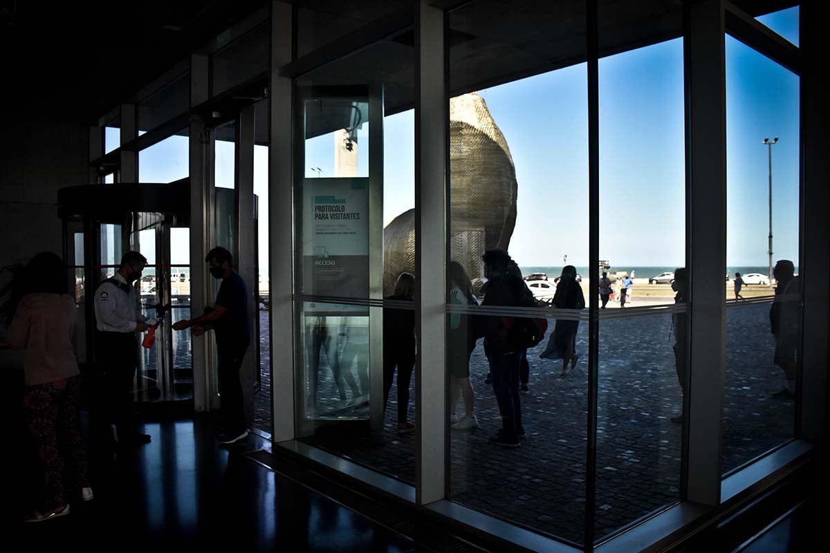 Luego de 10 meses, el Museo MAR reabrió sus puertas: un recorrido por las muestras 