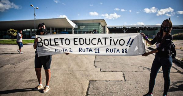 Tras dos años de reclamos, Costa Azul empezó a restablecer el boleto estudiantil