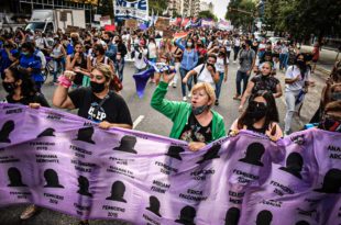 Mar del Plata: masiva marcha a Tribunales en reclamo de medidas contra los femicidios