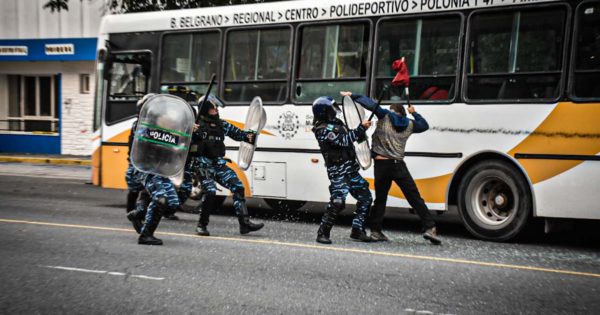 Tras la marcha por Úrsula en Mar del Plata, tensión frente a la comisaría primera