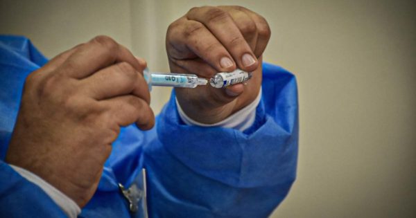 Coronavirus: el Ministerio de Salud autorizó la vacuna china de Sinopharm