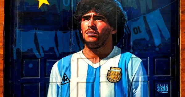 “Su sueño tenía una estrella”, un mural que “humaniza” a Diego Maradona en Mar del Plata