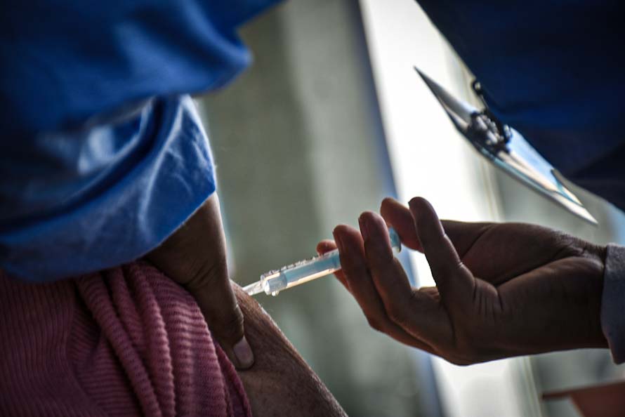 Coronavirus: desde este sábado habrá “vacuna libre” para mayores de 50 años
