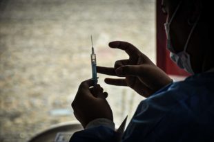 Coronavirus: proyectan usar vacunas de Pfizer para adolescentes sin comorbilidades