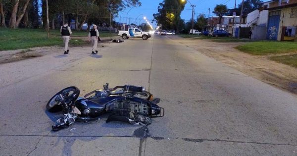Dos heridos tras un choque entre motos en Colón y 196