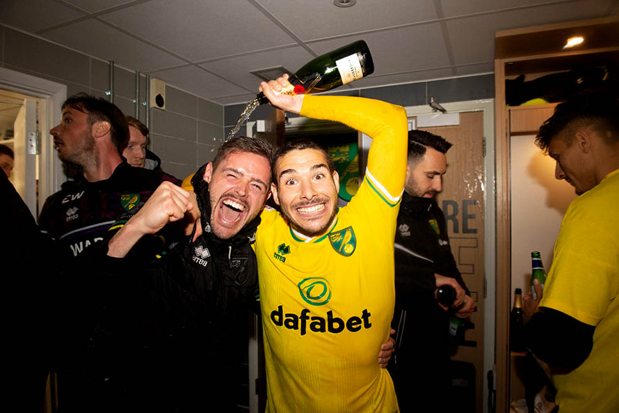 El Norwich, con Emiliano Buendía, volvió a ascender a la Premier League