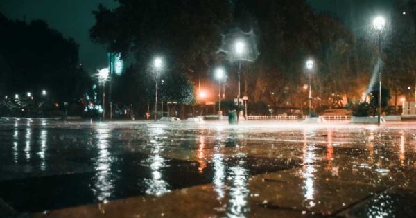 Empeora el tiempo en Mar del Plata: alerta naranja por viento y también por lluvia