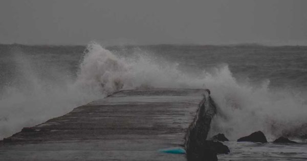 Sigue el alerta por fuerte viento en Mar del Plata, con ráfagas de hasta 90 km/h