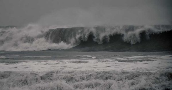 Crecida del mar: alertan por olas de más de tres metros en Mar del Plata