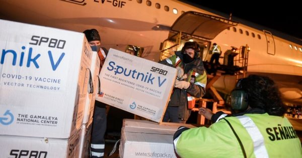 Llegaron más de 700 mil dosis de la vacuna Sputnik V a Argentina