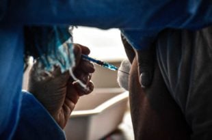 Vacunación contra el covid-19: anularon la cautelar dictada por el juez López