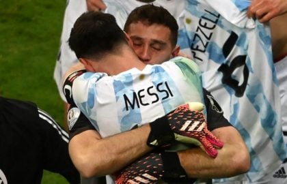 Emiliano Martinez Lionel Messi argentina colombia foto copa america