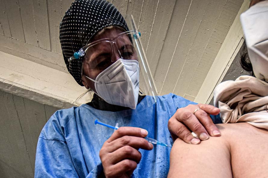 Anuncian la “vacunación libre” para tercera dosis de refuerzo para mayores de 60 años