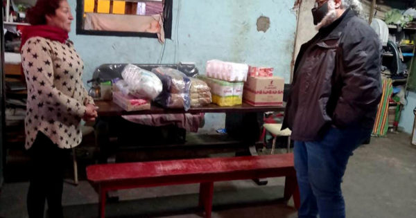 Cooperativistas donaron alimentos y ropa en diez barrios de Mar del Plata