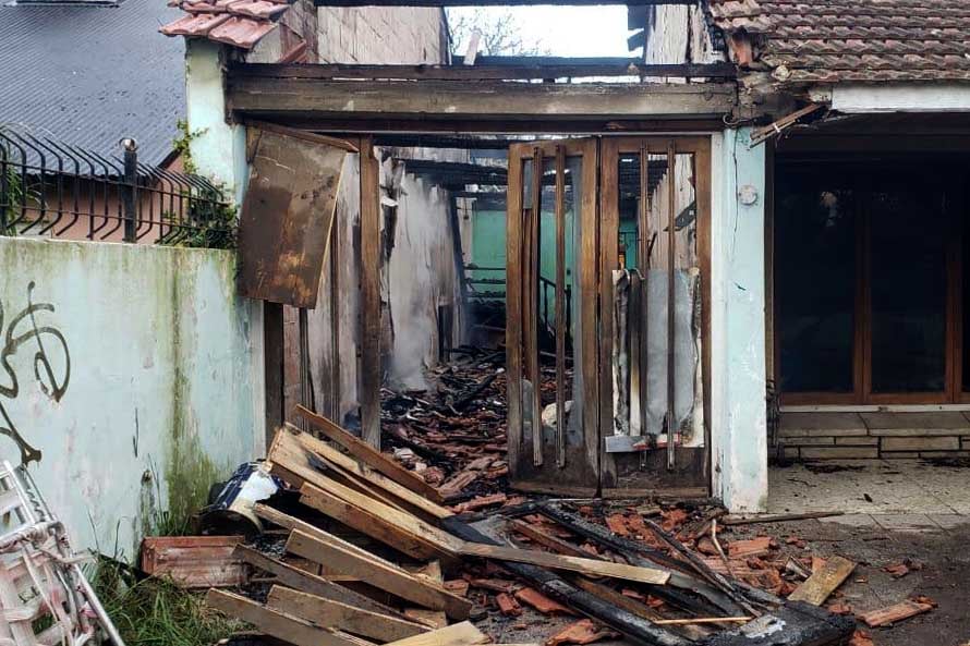 Un incendio afectó una casa deshabitada en la zona de Chapadmalal